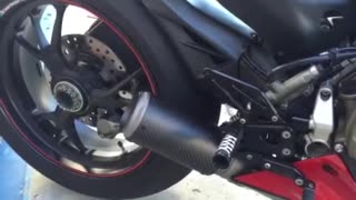 Ducati 1199 Panigal SC exhaust flame thrower