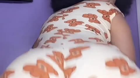 Lalovetheboss Twerking in body outfit [Short]