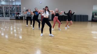 Shivers by Ed Sheeran (Dance Fitness choreography by SassItUp with Stina)