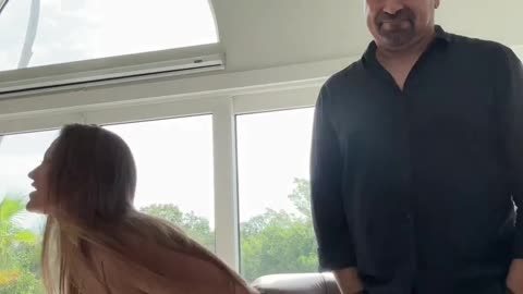 Dani daniels try to her husband to make tiketok