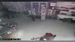 SMASH AND GRAB: Florida Burglars Break Into Pawn Shop Using Electric Saw