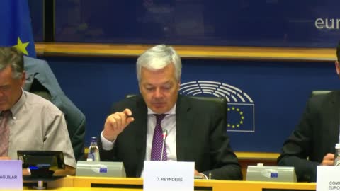 Reynders: "Tenemos competencia sobre sobre el cumplimiento de decisiones judiciales"