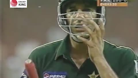 Craig McMillan Comedy of Error In the Field Wasim Akram Hit 6 & 4 After Have a Life