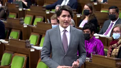 Conservatives can ‘stand with people who wave swastikas’-Trudeau
