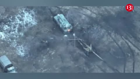 Russians coming to help AMBUSHED-Russian soldier took his fellow out of burning equipment to “Ural"