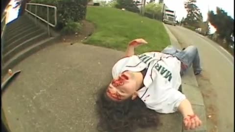 SKATEBOARDING FAILS