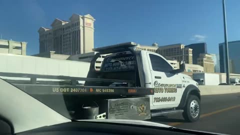 Tow Truck Uses Siren to Respond to Crash in Las vegas