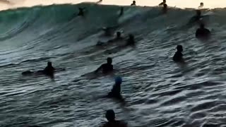 SURFING AT THE PIPELINE