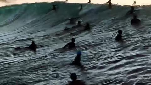 SURFING AT THE PIPELINE