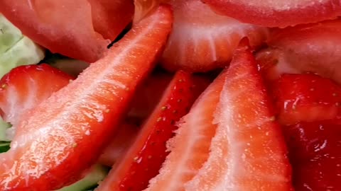 Strawberry Cucumber Salad with Salad Dressing