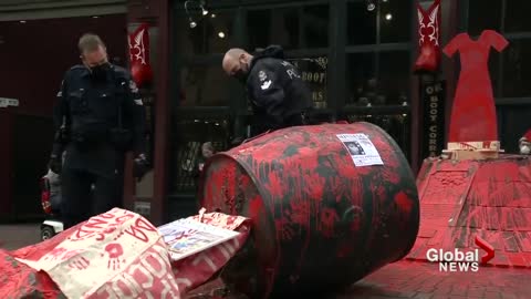 Gassy Jack statue in Vancouver toppled during Women’s Memorial March