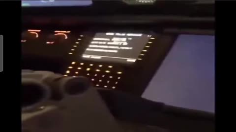 Pilot forgets to turn off his chemtrail option on the screen