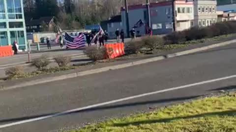 American patriots join Canadians at USA border