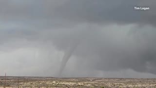 Huge tornado rips through West Texas town