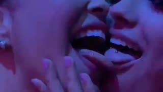 Malu Trevejo Kissing a girl [Short]