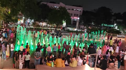 Musical fountain in biggest mall of Canada with indian song