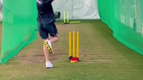 James Anderson fast bowling action in slow motion