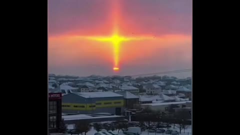 Croce di fuoco enorme appare nel cielo della Siberia, in Russia. Mistero come i tanti avvistamenti