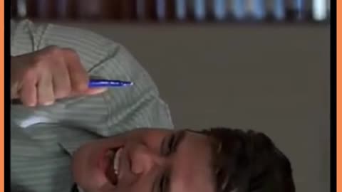 A cor dessa caneta é V...! AZUL! - O Mentiroso / The color of this pen is V...! BLUE! - Liar Liar