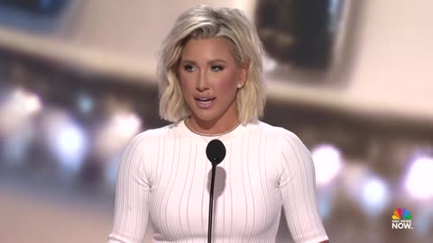Reality star Savannah Chrisley speaks about incarcerated parents at RNC
