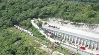 Video: Accidente de tren en Taiwán deja al menos 48 muertos y 66 heridos 2
