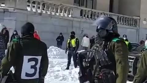 Military arrived to Ottawa to attack protestors