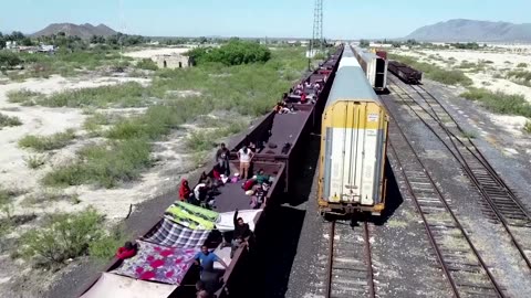 Migrants head for US border on foot and by train