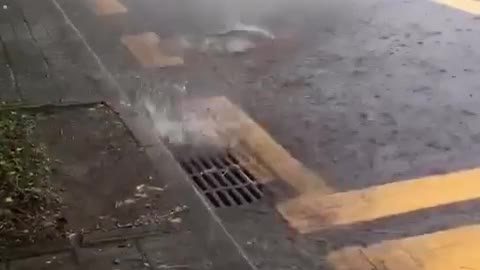 Shoot it casually, the sewer has its temper, right?