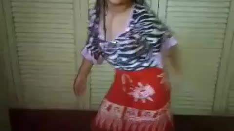 6 Year Old Shows You How To Groove