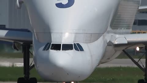 Airbus Beluga landing and takeoff at Finkenwerder, EDHI-16