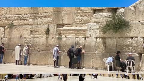 Incredible Jerusalem Outreach- Zion Will Be Revived - Messianic Rabbi Zev Porat Preaches