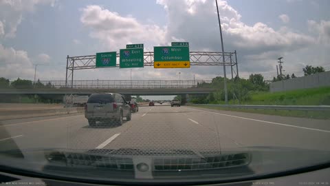 Suddenly Swerving SUV Nearly Collides with Other Cars