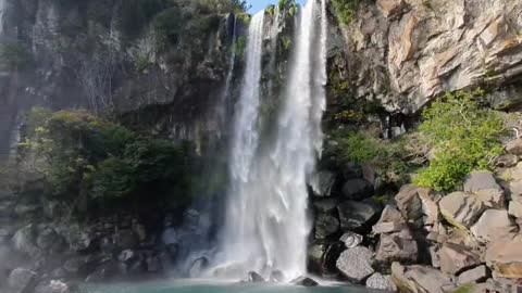 [nice view!!♥] Have you ever seen a waterfall like this?