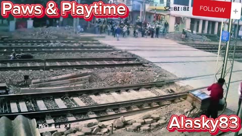 MAN ON MOTORCYCLE CROSSES RAILROAD TRACKS WITHOUT CAUTION AND ALMOST GETS HIT BY TRAIN 😱😱😱😱