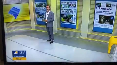 jornalista da RBS, filial da Globo, se nega a dar notícia do seu próprio jornal impresso, a Zero Hora.