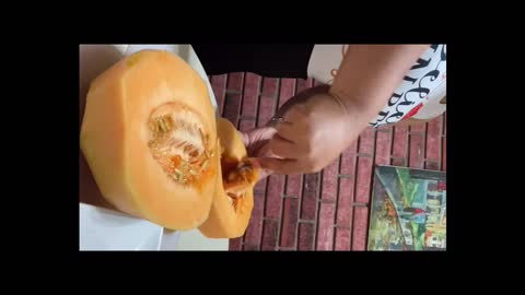 Peeling melon