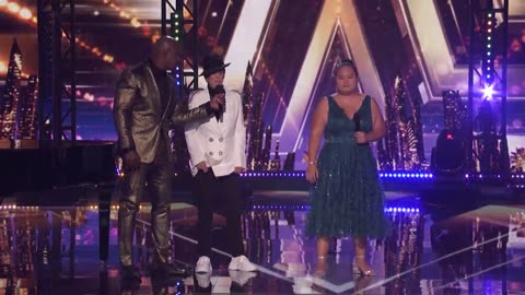 Diane Warren performs with Lavender Darcangelo at AGT 2023 Finale