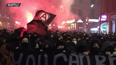 Germany: Thousands of Antifa march through Berlin following Kopi police op - 15.10.2021