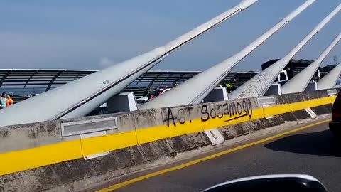 Rescataron a joven que se intentó lanzar del viaducto de La Novena, en Bucaramanga