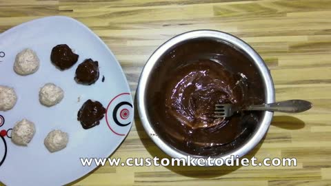 Keto Recipes - Keto Chocolate Almond Fat Bombs - Keto Diet