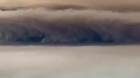 View of Creek Fire from airplane looks apocalyptic