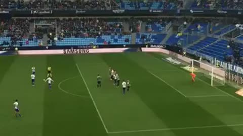 VIDEO: Sandro scored a Beautiful Freekick.