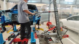 Suzuki Swift repair on Celette bench and universal fixtures Cameleon