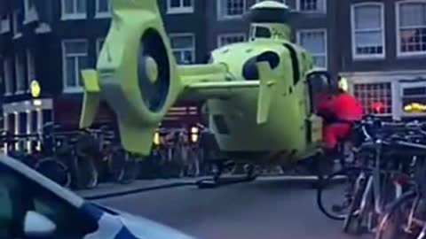 Helicopter Lands In A Tight Spot