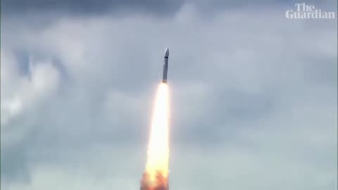 India_successfully_launches_rocket_for_moon_mission