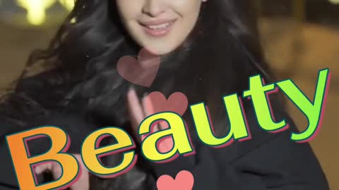 👧🏻Beautiful girl reaction dance💃🏻 on Arabic song