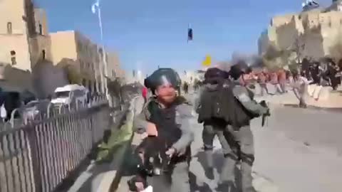 A lot of tension in Jerusalem Ukraine | Soldiers caughting civilians | Ukraine crisis