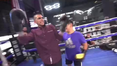 N3ON GETS PUNCHED IN FACE FROM BOXING KID!