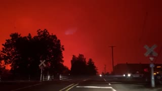 Skies near Silverton, Colorado turn blood red due to Santiam Fire