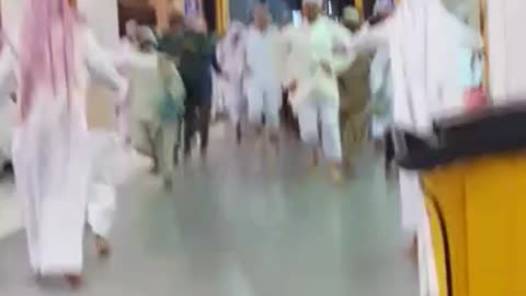 Madina masjid people ran for prayer on entrance